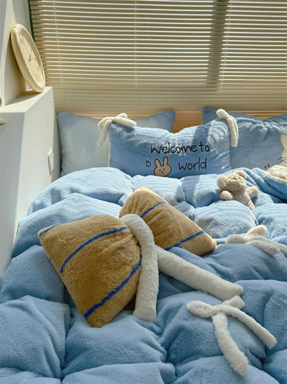 Cloud-Like Plush Tufted Bowknot Fleece Bedding Set