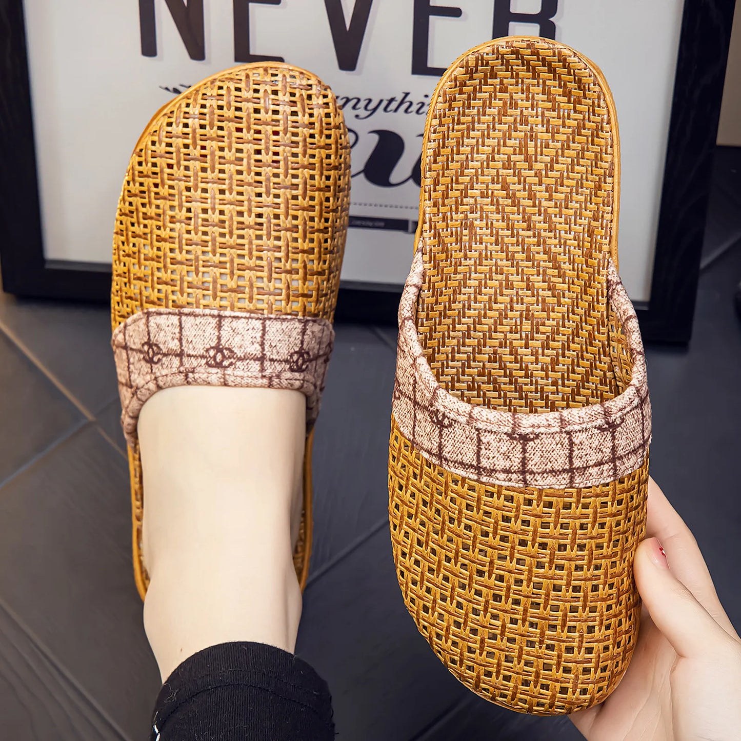 Cooling Plaid Natural Rattan House Slippers