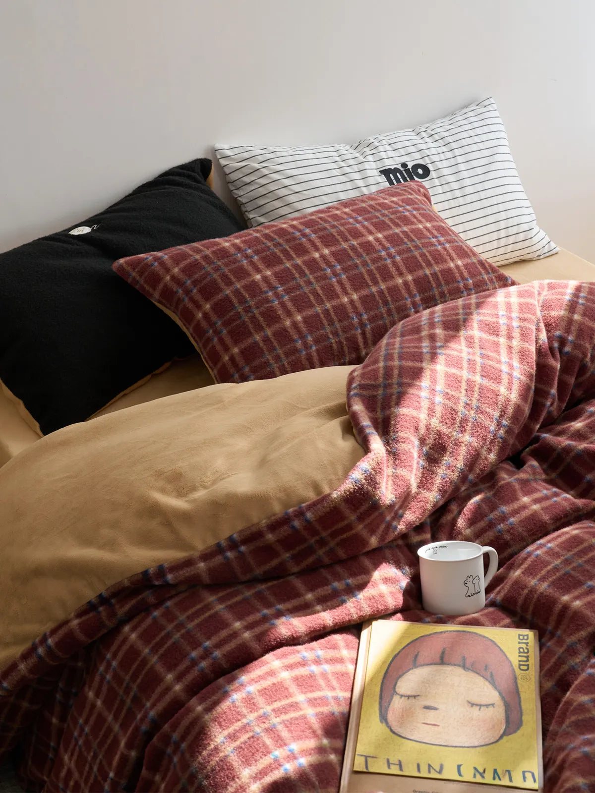 Plush Plaid Cat Embroidered Flannel Fleece Bedding Set