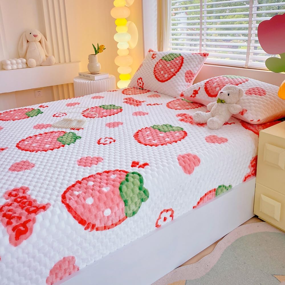 Strawberry Cozy Fleece Fitted Sheet