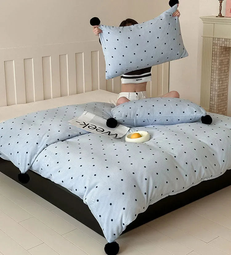 Plush Polka Dot Pom Pom Velvet Bedding Set