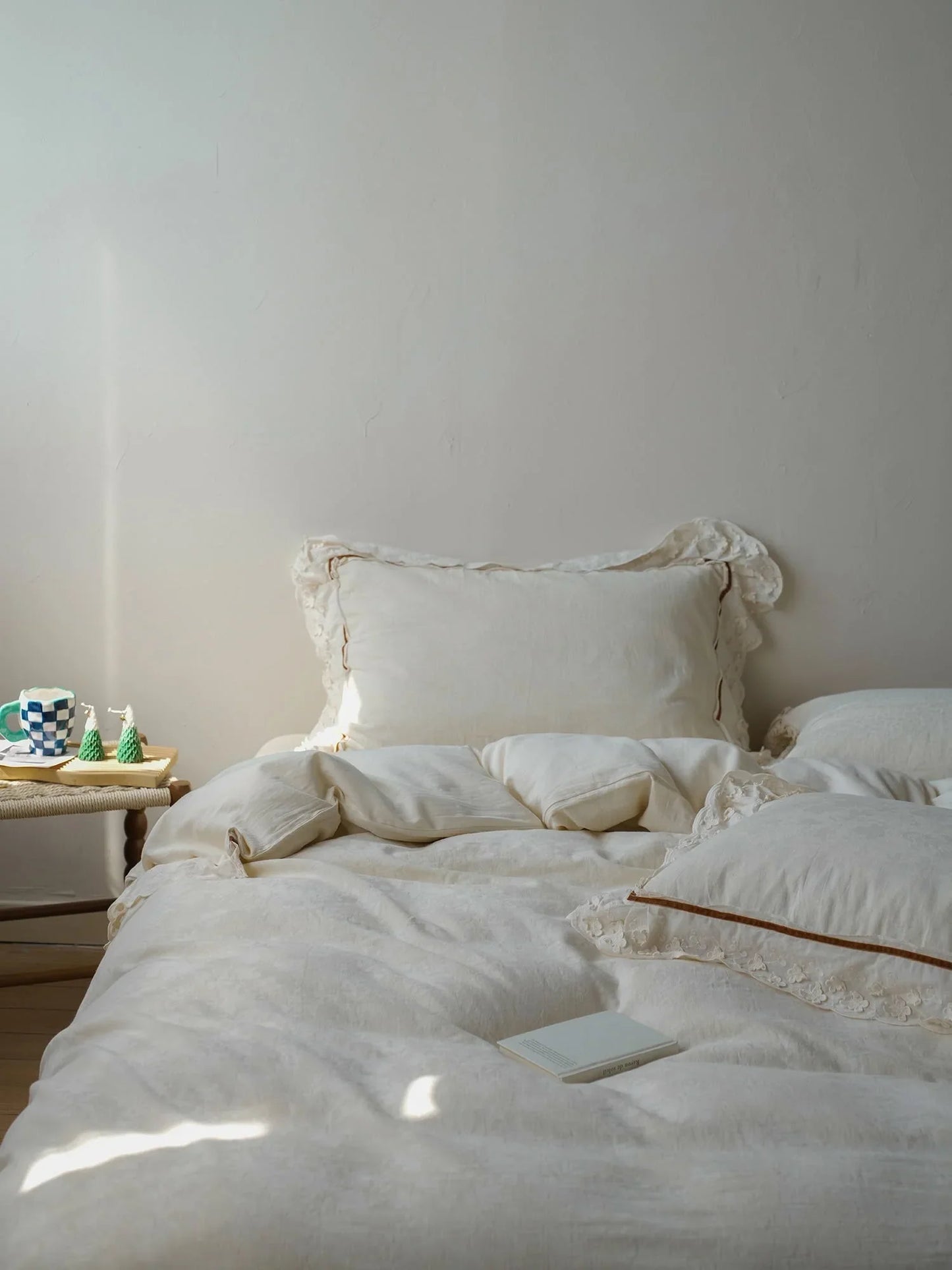 Textured Ruffle Lace Trim Linen Bedding Set
