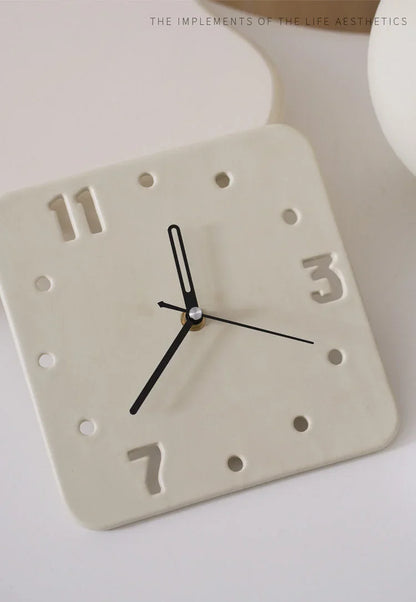 Smooth Minimalist Cutout Ceramic Table Clock