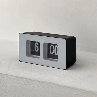 Minimalist Retro Automatic Flip Table Clock