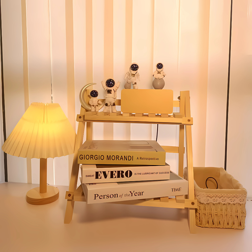 Nordisches Holzregal