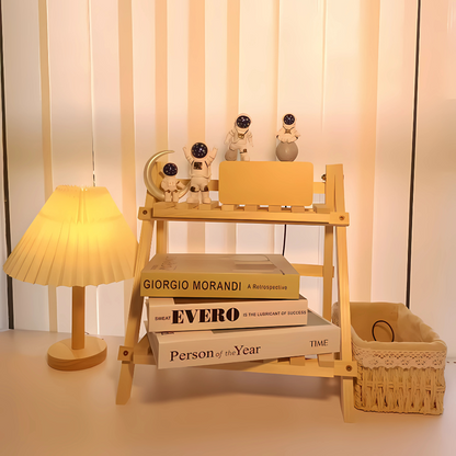 Nordisches Holzregal