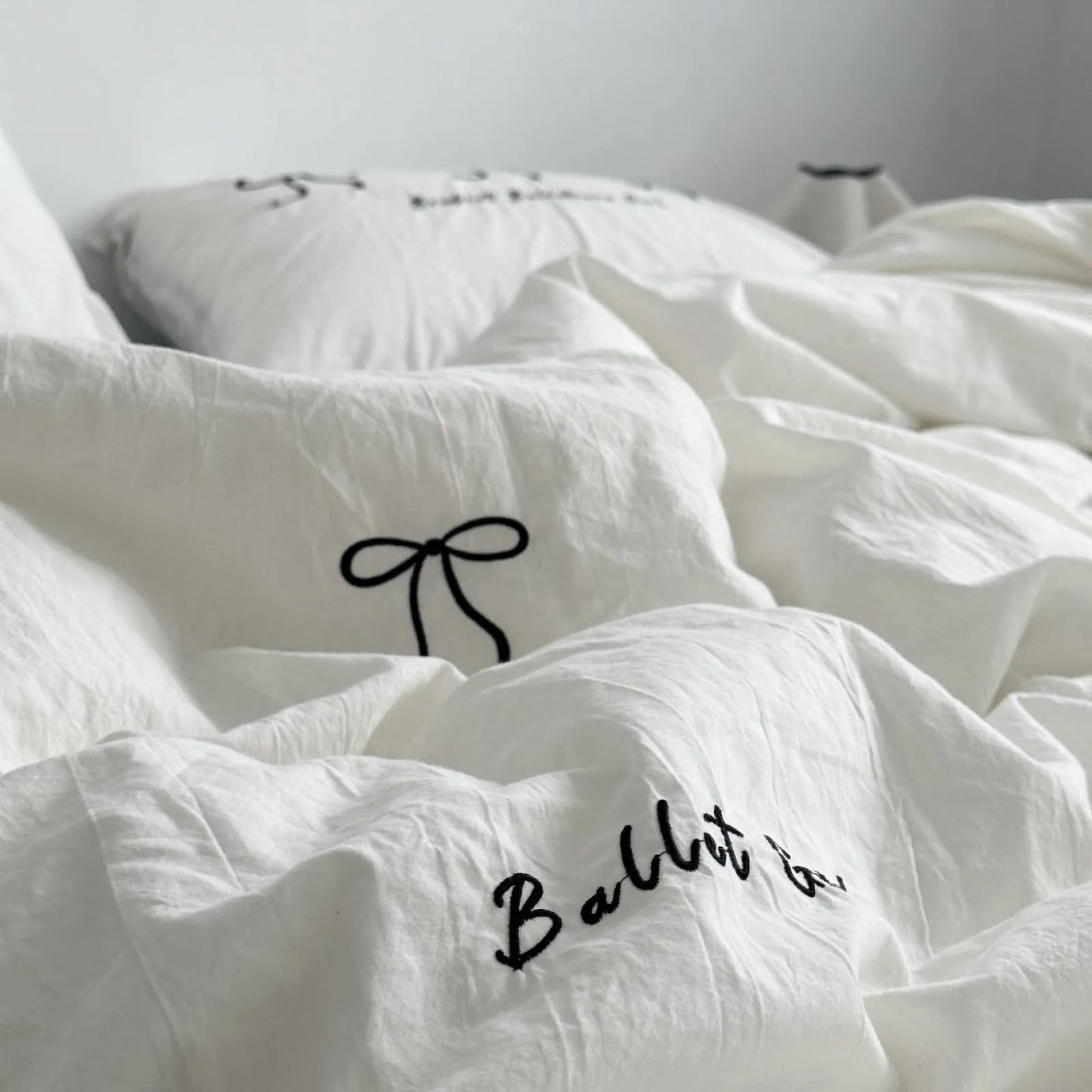 Textured Embroidered Bowknot Washed Cotton Bedding Set