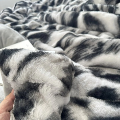 Plush Abstract Animal Print Fleece Bedding Set