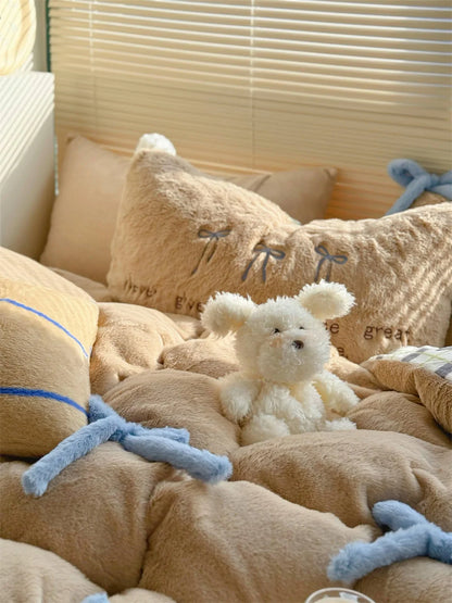 Cloud-Like Plush Tufted Bowknot Fleece Bedding Set