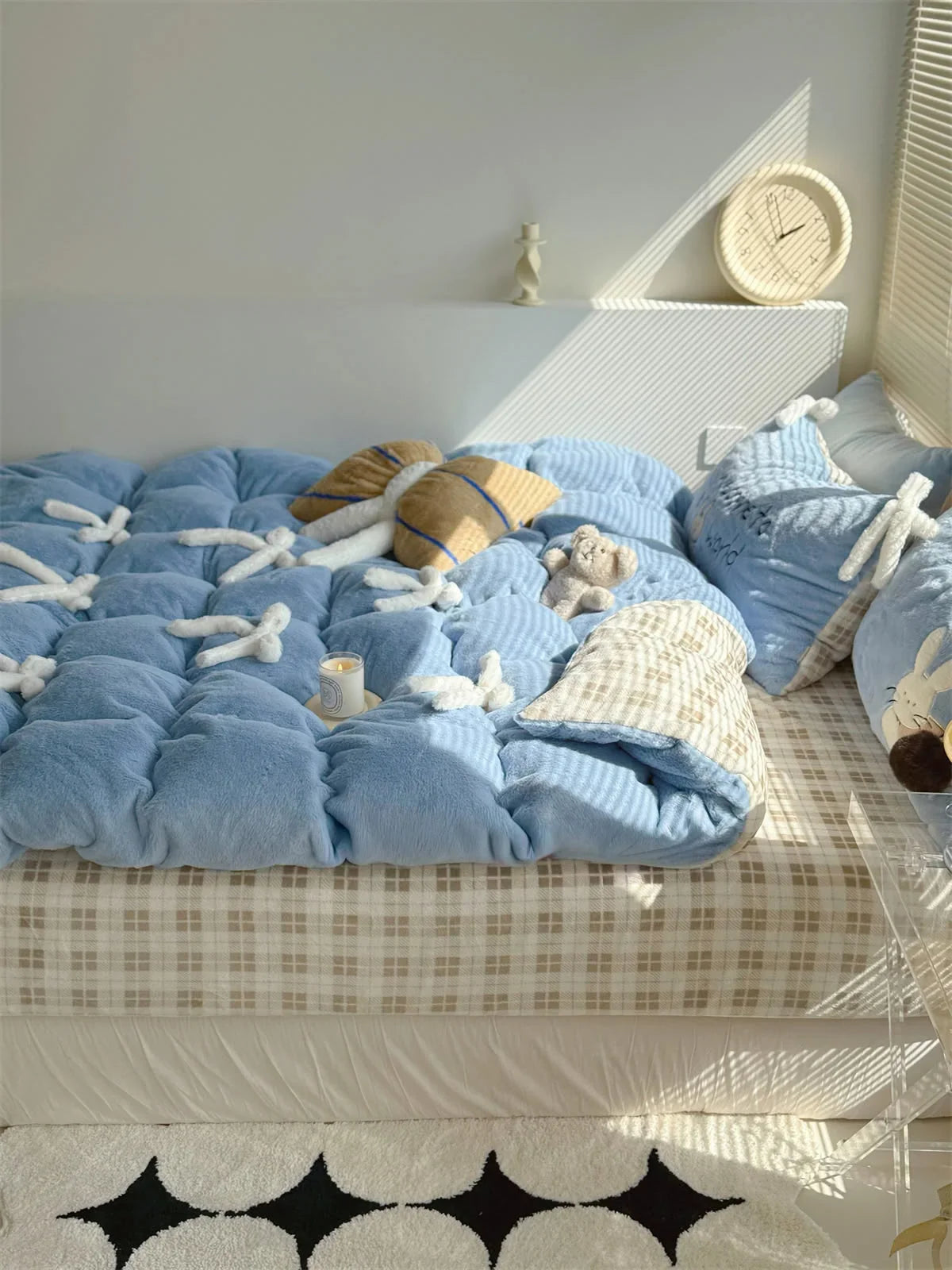 Cloud-Like Plush Tufted Bowknot Fleece Bedding Set