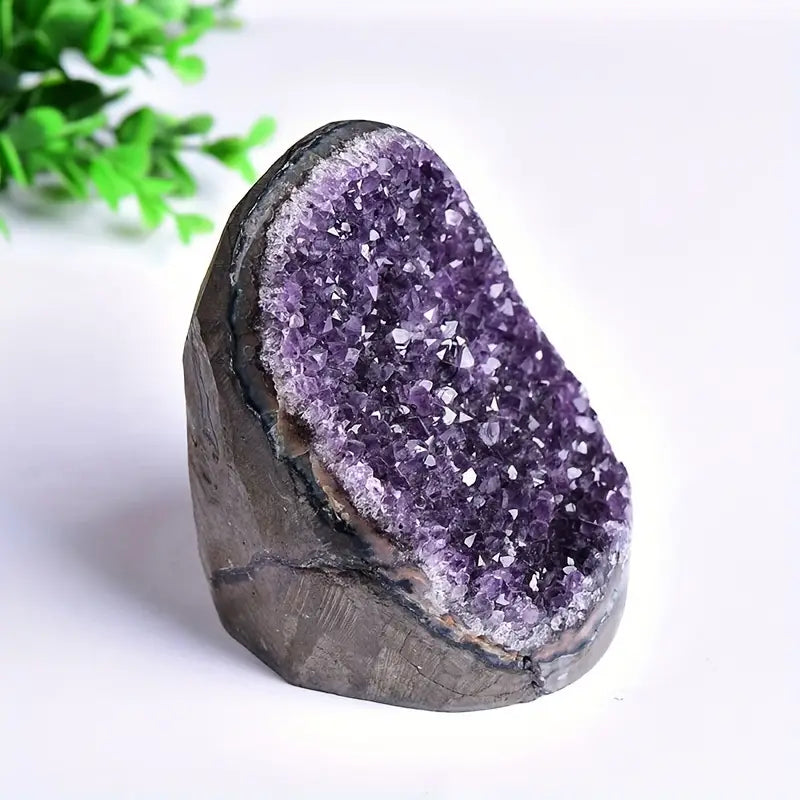 Natürliche Amethyst-Cluster-Geode