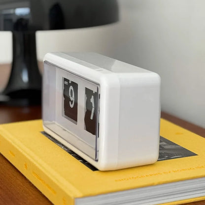 Minimalist Retro Auto Flip Table Clock for Desk & Shelf
