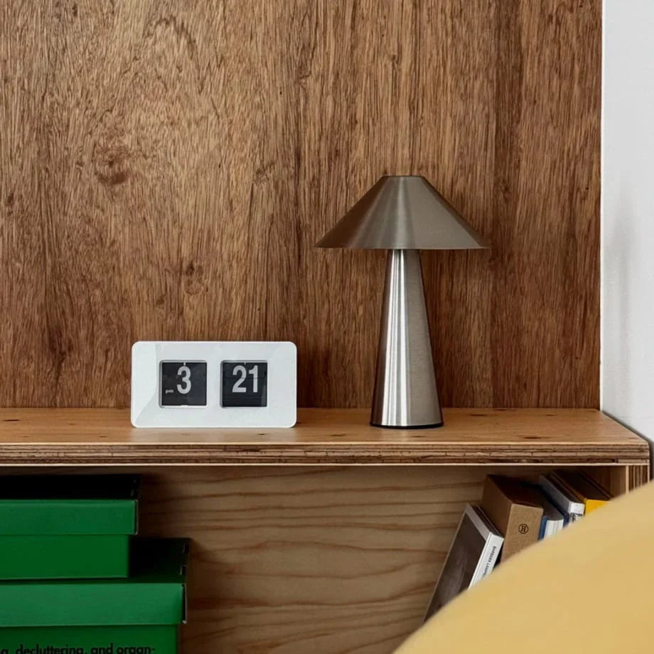 Minimalist Retro Automatic Flip Table Clock