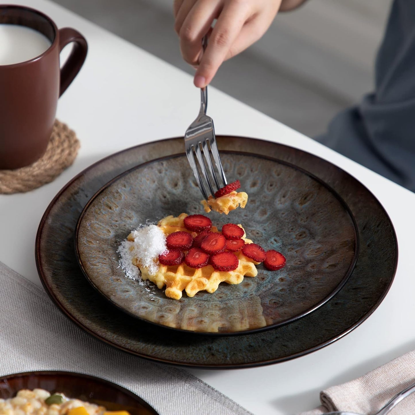 BUBBLE Brown Stoneware Tableware Set