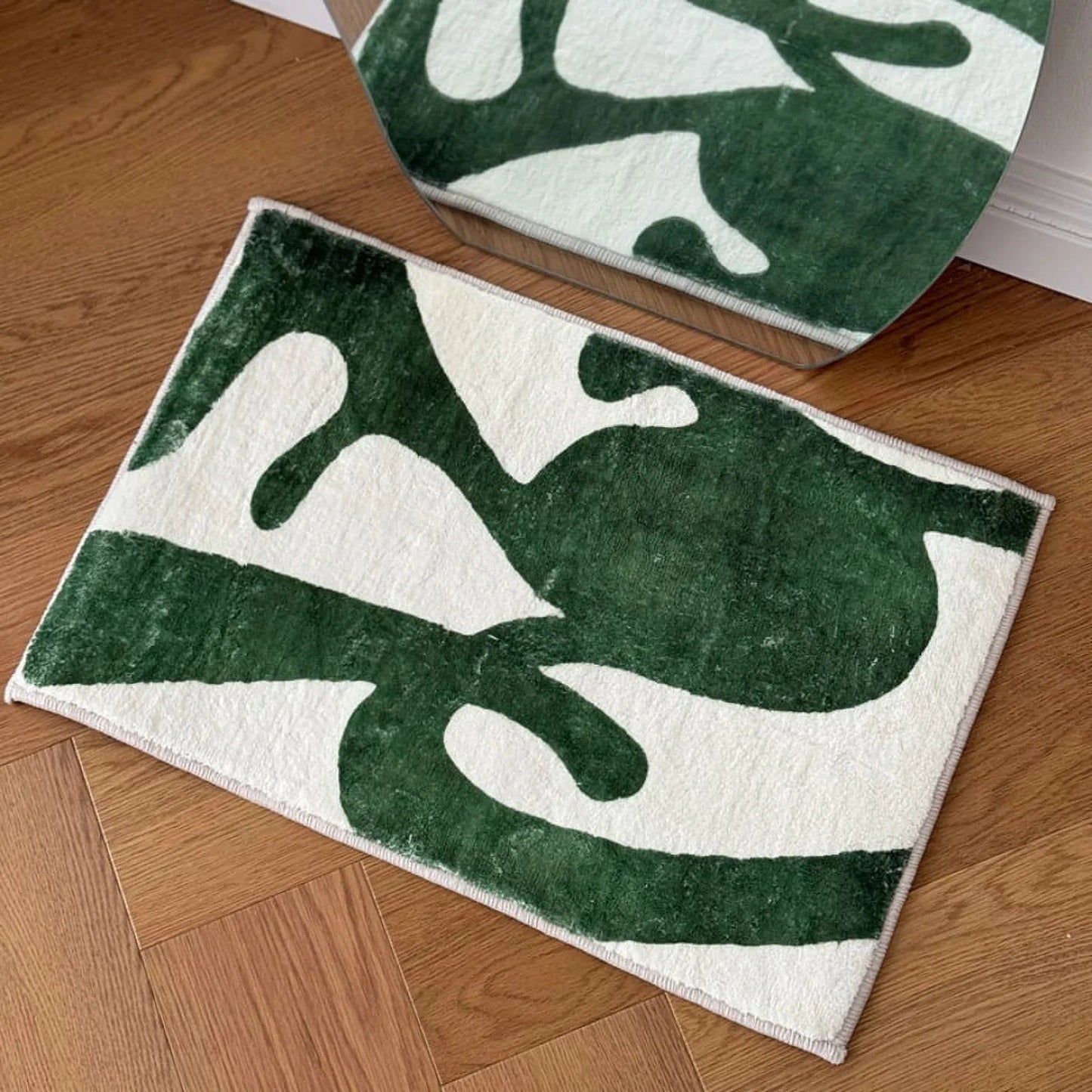 Plush Abstract Wave Polyester Accent Rug