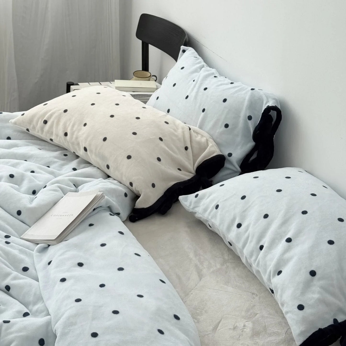 Plush Polka Dot Flannel Fleece Bedding Set