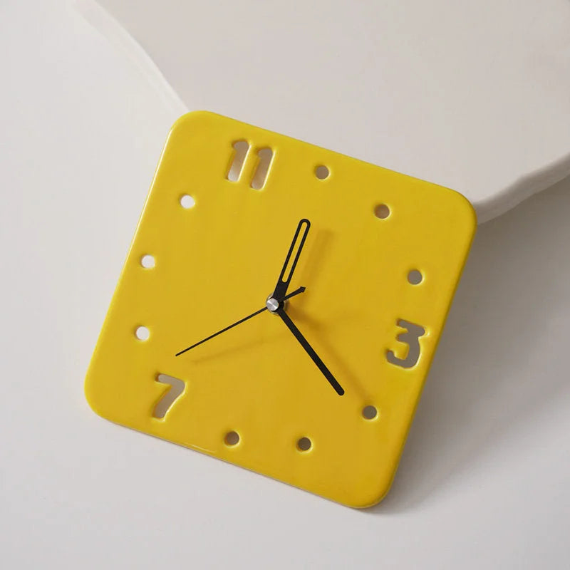 Smooth Minimalist Cutout Ceramic Table Clock