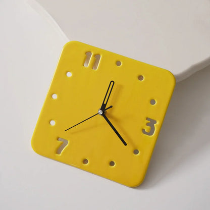 Smooth Minimalist Cutout Ceramic Table Clock