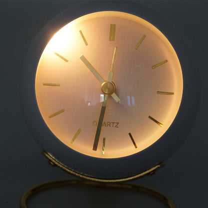 Minimalist Round Table Clock