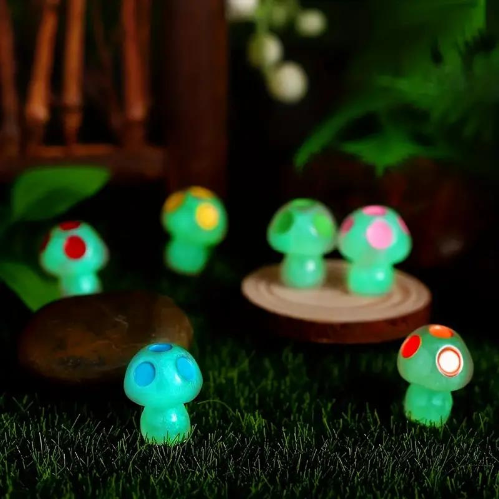 Glowing Mushroom Decor (8 pcs)