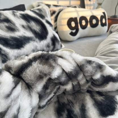 Plush Abstract Animal Print Fleece Bedding Set