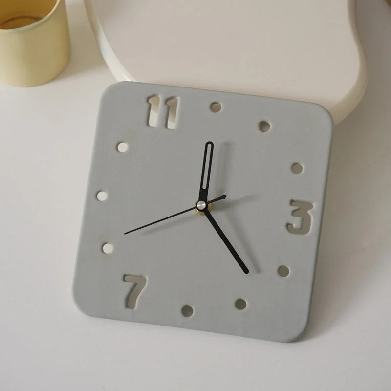 Smooth Minimalist Cutout Ceramic Table Clock