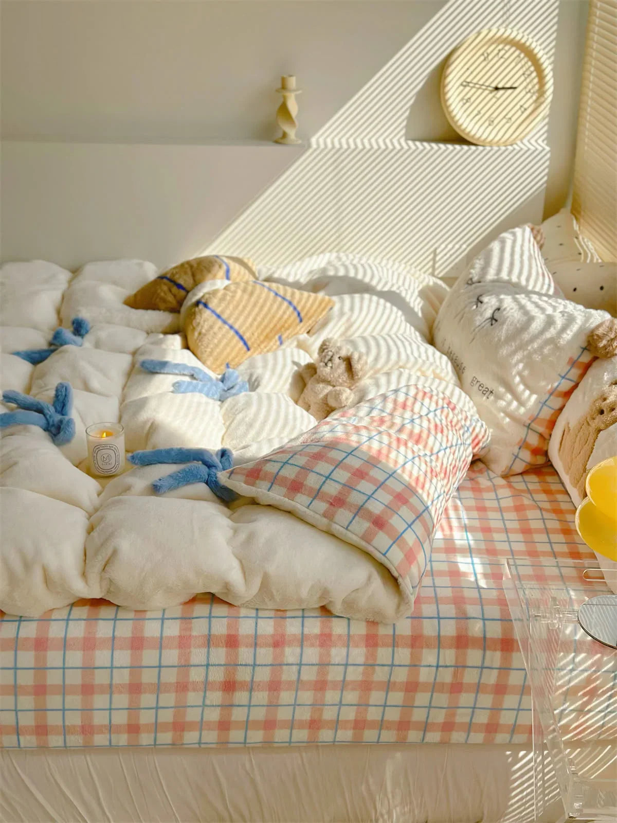 Cloud-Like Plush Tufted Bowknot Fleece Bedding Set