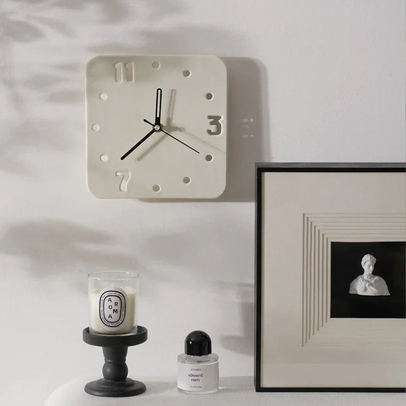 Smooth Minimalist Cutout Ceramic Table Clock