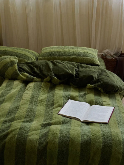 Plush Wide Striped Flannel Fleece Bedding Set