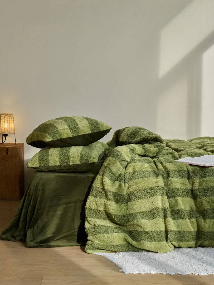 Plush Wide Striped Flannel Fleece Bedding Set