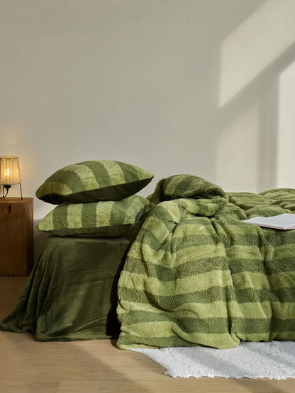 Plush Wide Striped Flannel Fleece Bedding Set