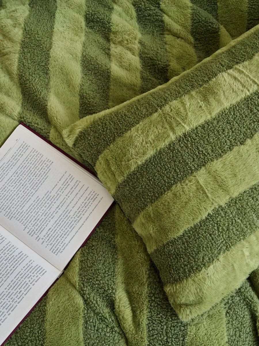 Plush Wide Striped Flannel Fleece Bedding Set