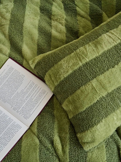 Plush Wide Striped Flannel Fleece Bedding Set