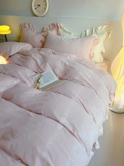 Plush Ruffled Jacquard Velvet Bedding Set