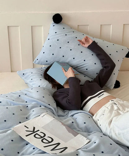 Plush Polka Dot Pom Pom Velvet Bedding Set