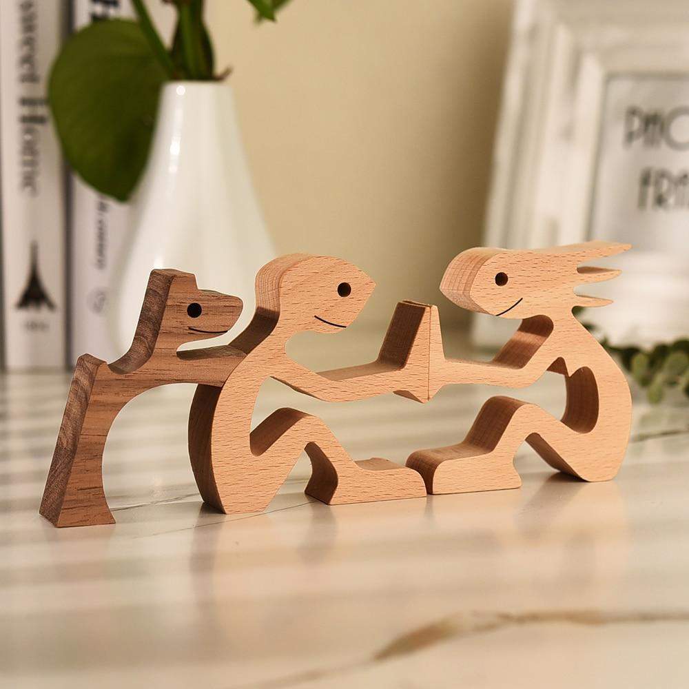 Figurines artisanales en bois d'une famille d'animaux de compagnie