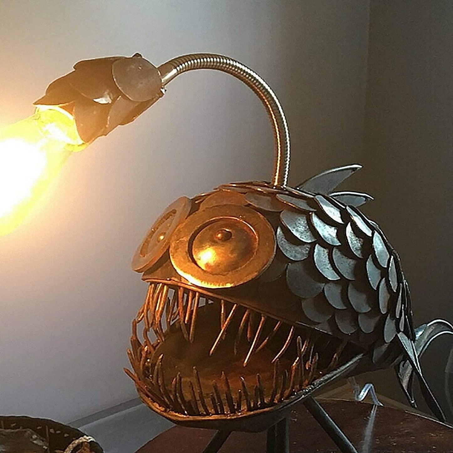 Lampe de poisson pêcheur