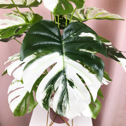 Künstliche weiße Monstera-Palme