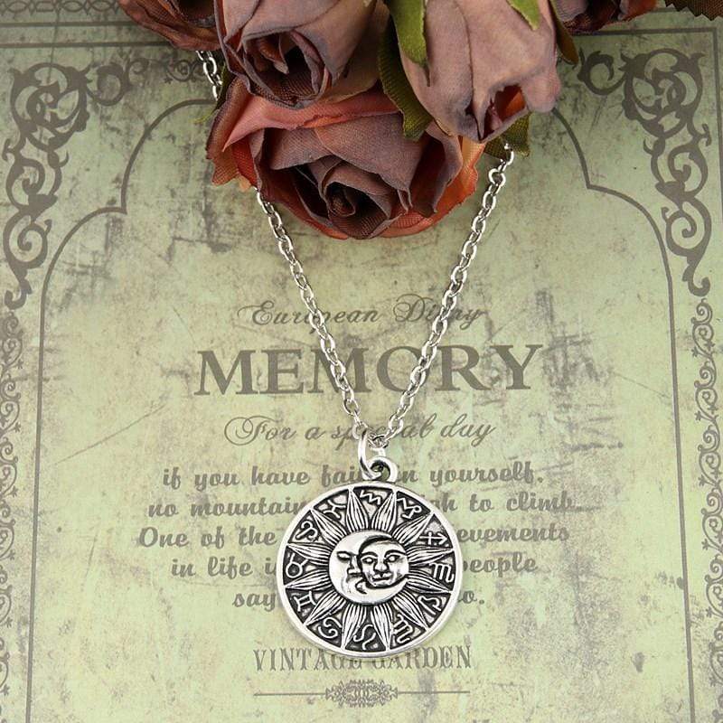 Pendentif céleste médaillon d’astrologie