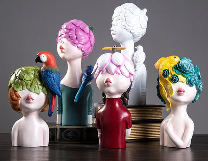 Figurines de filles d’oiseaux