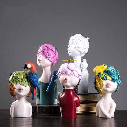 Figurines de filles d’oiseaux