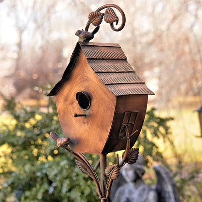 Estacas de jardín con forma de nido de pájaro