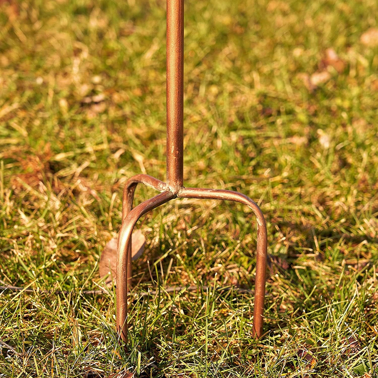 Estacas de jardín con forma de nido de pájaro