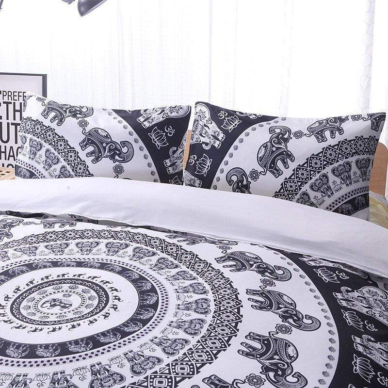 Juego de cama con mandala de elefante blanco y negro