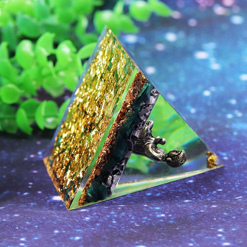 Pyramide d'orgonite en cristal de Bouddha et de malachite