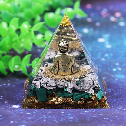 Piramide di orgonite di cristallo di Buddha e malachite