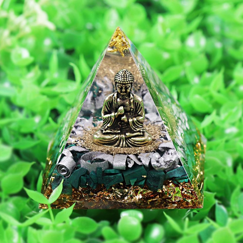 Piramide di orgonite di cristallo di Buddha e malachite