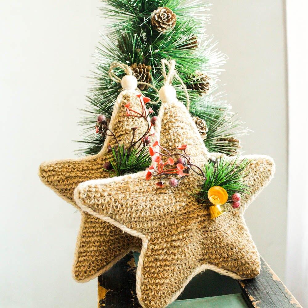 Decoración del árbol de Navidad con estrella de arpillera