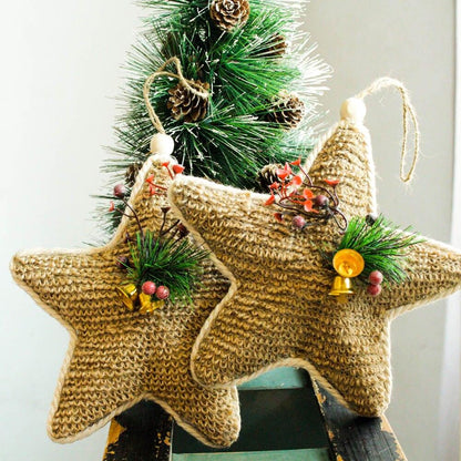 Decoración del árbol de Navidad con estrella de arpillera