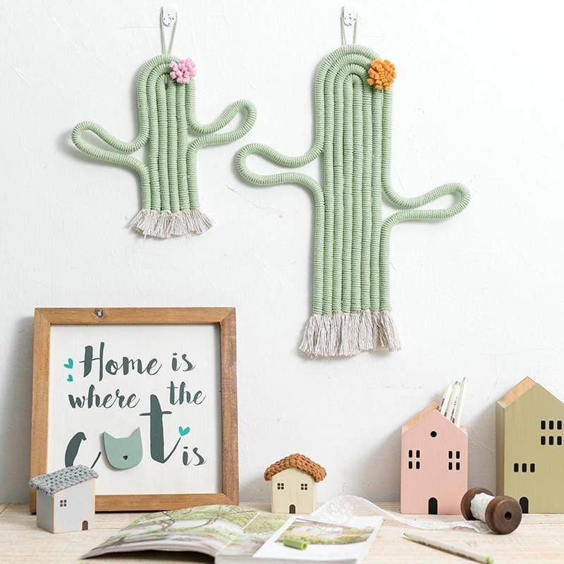 Macramé fatto a mano con cactus